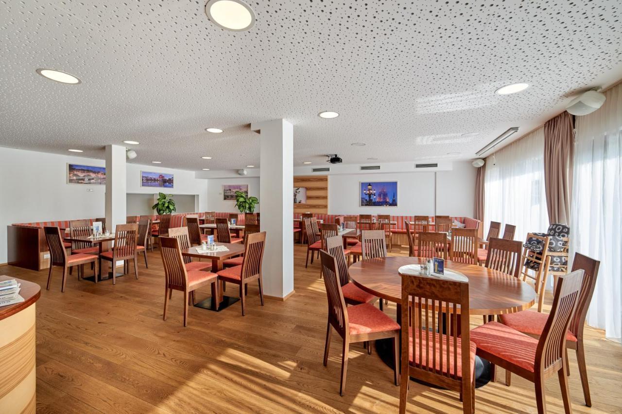 Hotel Gasthof-Strasser Tumeltsham Екстериор снимка