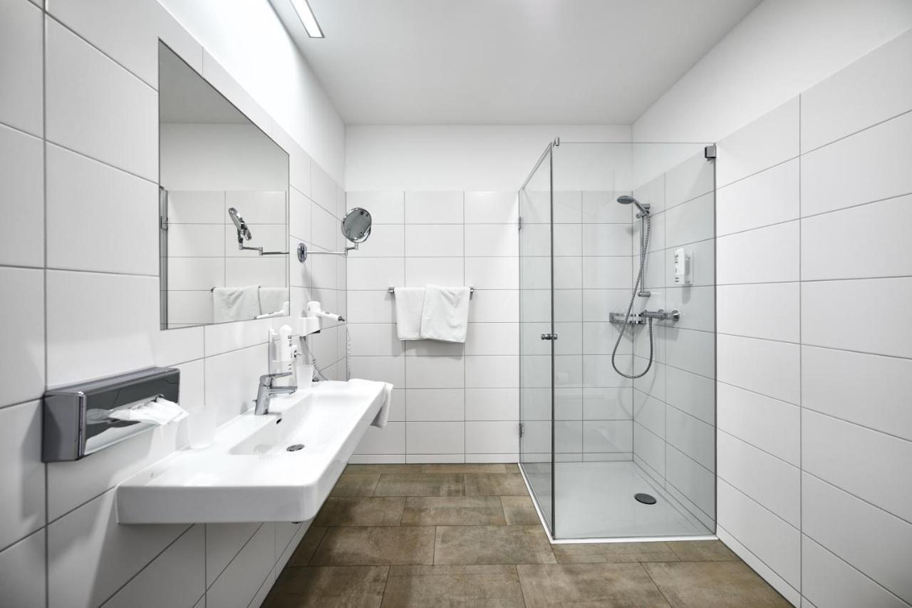 Hotel Gasthof-Strasser Tumeltsham Екстериор снимка